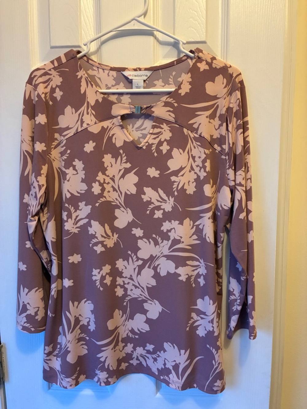 Liz Claiborne Mauve Floral Keyhole Long Sleeve Tee